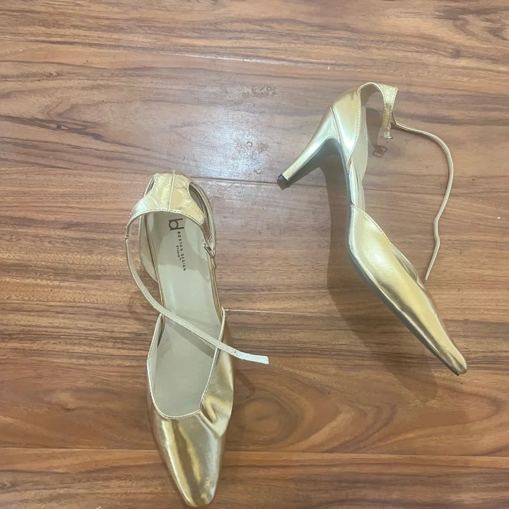 Elegant vintage Gold Women's closed toe Boston design Heels pumps